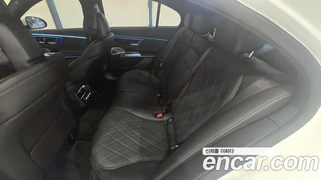 Mercedes-Benz E-Class — Фото автомобиля 11