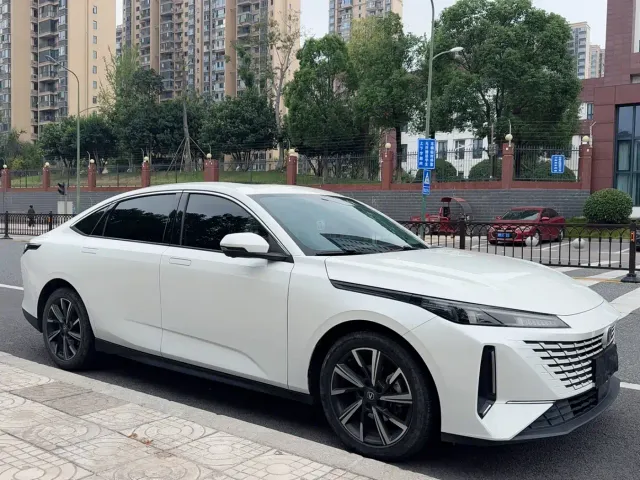 Changan Lamore — Фото автомобиля 2