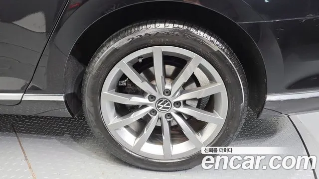 Volkswagen Passat — Фото автомобиля 21