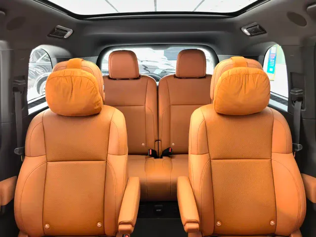 Li Auto L9 — Фото автомобиля 14