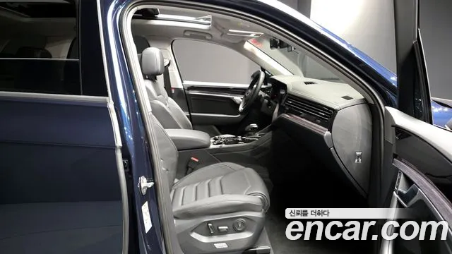 Volkswagen Touareg Touareg 3 поколение 3.0 TDI Premium — Фото автомобиля 4