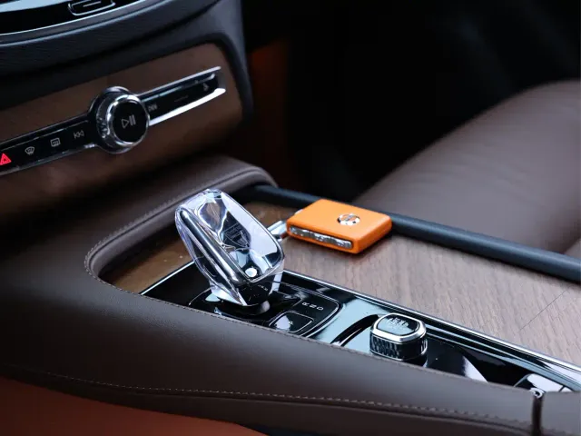 Volvo XC90 — Фото автомобиля 12