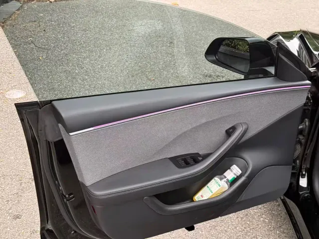Tesla Model 3 — Фото автомобиля 8