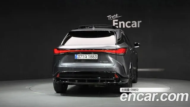 Lexus RX RX500h 5th Gen — Фото автомобиля 4