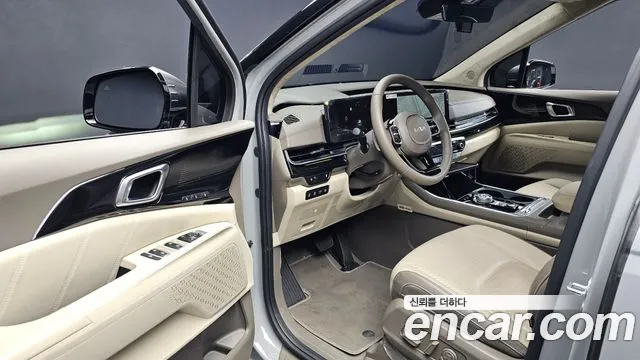Kia Carnival Generation 4 — Фото автомобиля 10