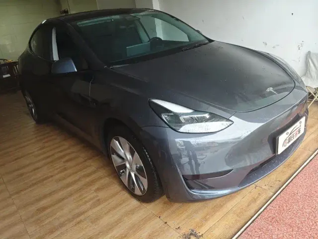 Tesla Model Y — Фото автомобиля 2
