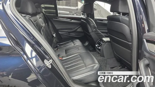 BMW 5 Series G30 — Фото автомобиля 17
