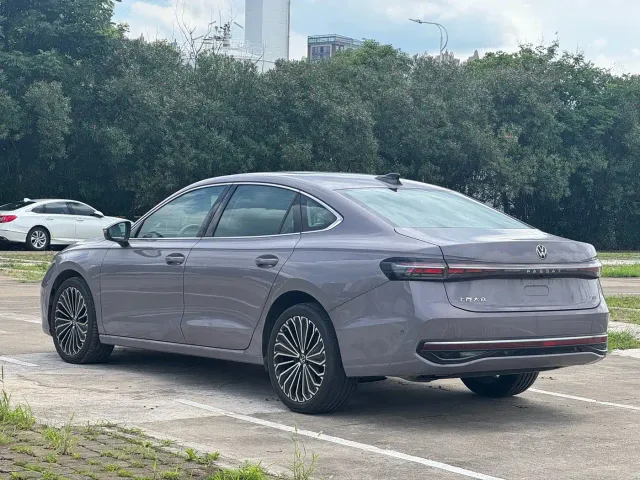 Volkswagen Passat — Фото автомобиля 8