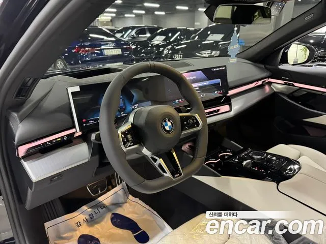 BMW 5-Series 5 серия (G60) 523d xDrive M Sport — Фото автомобиля 4