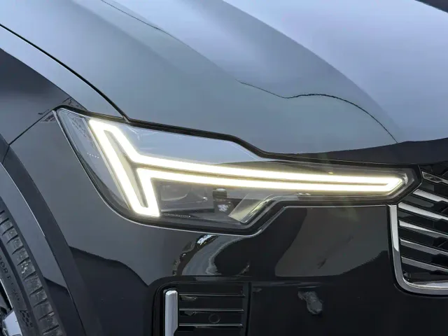 Volvo XC90 — Фото автомобиля 15