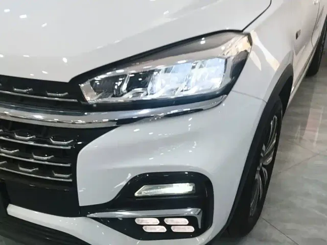 Chery Tiggo 8 — Фото автомобиля 23