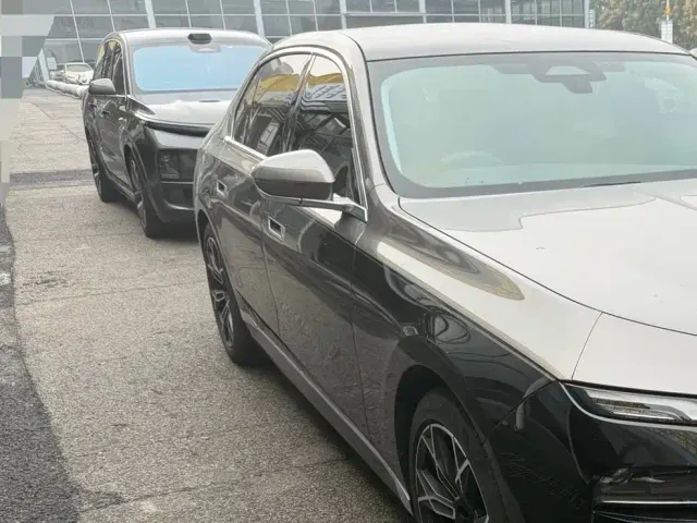 BMW 7 Series — Фото автомобиля 3