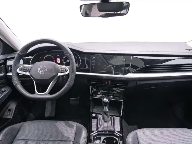 Volkswagen Passat — Фото автомобиля 14