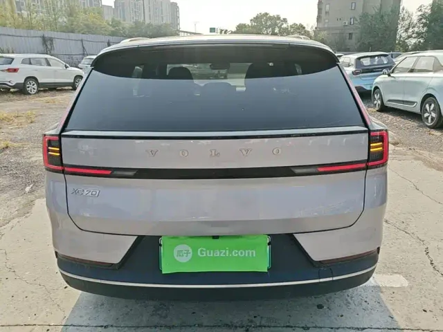 Volvo XC70 Plug-in Hybrid — Фото автомобиля 5