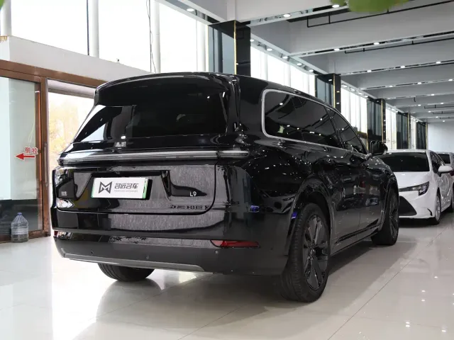 Li Auto L9 — Фото автомобиля 21