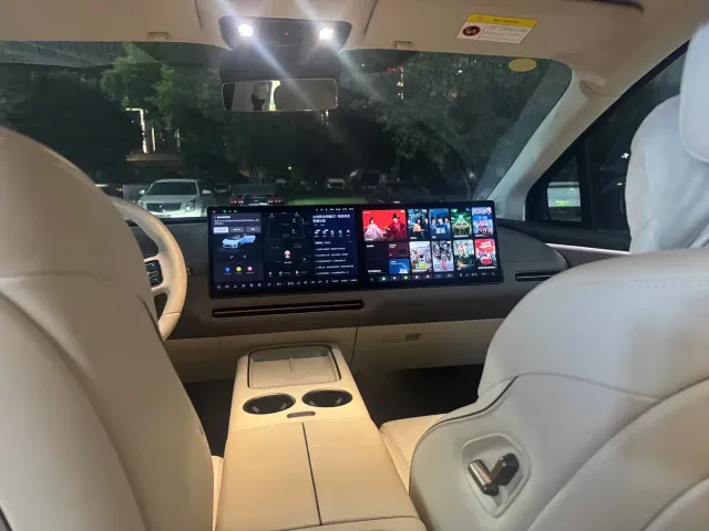 Li Auto i8 — Фото автомобиля 6