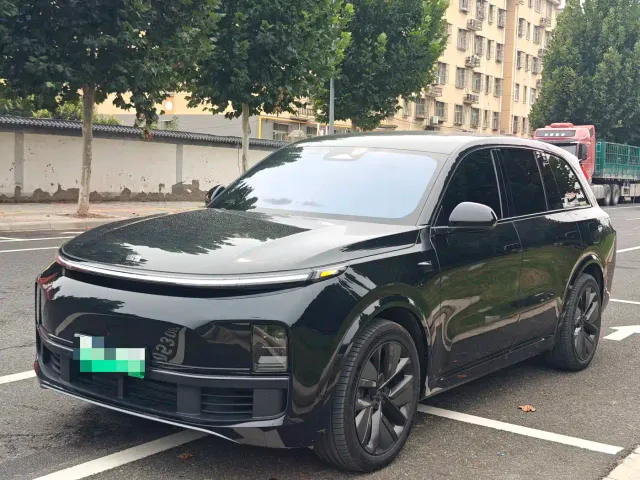 Фотография автомобиля — Li Auto L8