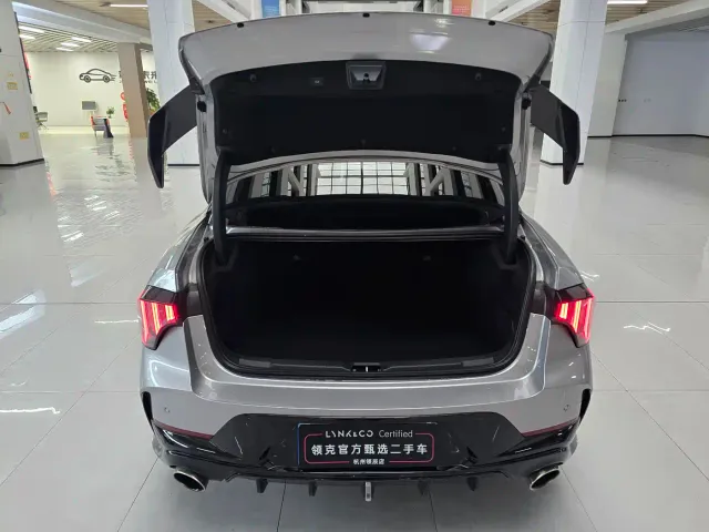 Lynk & Co 03 — Фото автомобиля 9