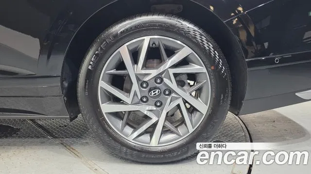 Hyundai Grandeur Grandeur (GN7) 2.5 Бензин 2WD — Фото автомобиля 20