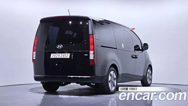 Hyundai Staria Staria 4WD Tourer 9 мест — Фото автомобиля 2