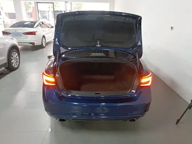 Infiniti Q50L — Фото автомобиля 18