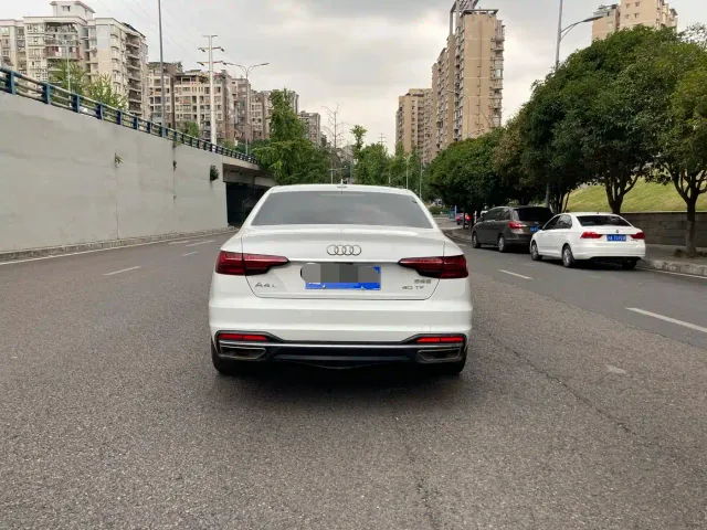 Audi A4L — Фото автомобиля 12