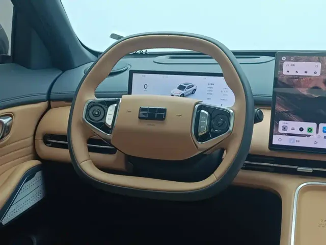 Geely Galaxy Starship 7 EM-i — Фото автомобиля 6