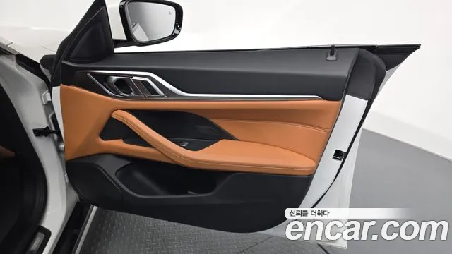 BMW i4 — Фото автомобиля 13