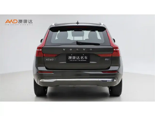 Volvo XC60 — Фото автомобиля 4