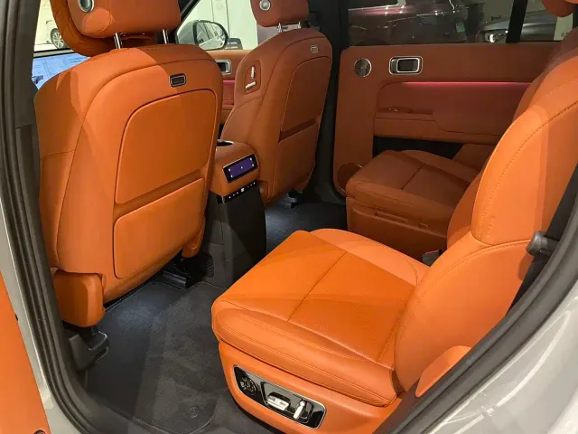 Li Auto L9 — Фото автомобиля 9