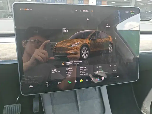 Tesla Model Y — Фото автомобиля 7