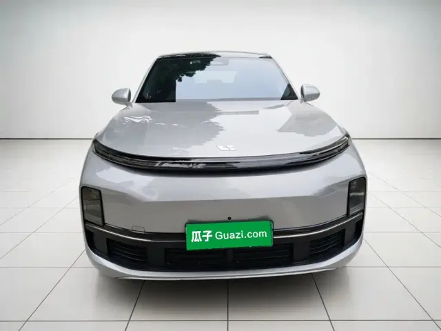 Li Auto L8 — Фото автомобиля 23
