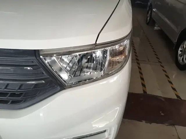 Wuling Hongguang V — Фото автомобиля 23