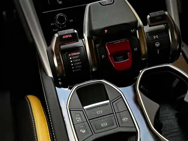 Lamborghini Urus — Фото автомобиля 7