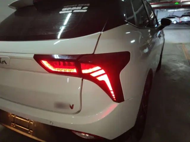 Nezha Auto Nezha V 2021 Long Range Entertainment Upgrade — Фото автомобиля 7