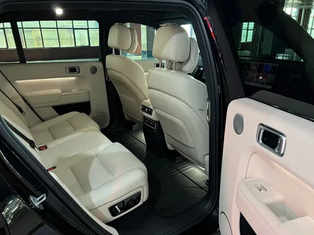 Li Auto L7 — Фото автомобиля 13