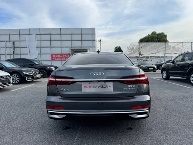 Audi A6L — Фото автомобиля 6
