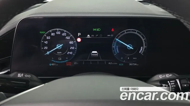 Kia Niro — Фото автомобиля 11