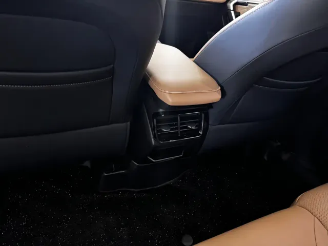 Geely Boyue L — Фото автомобиля 11