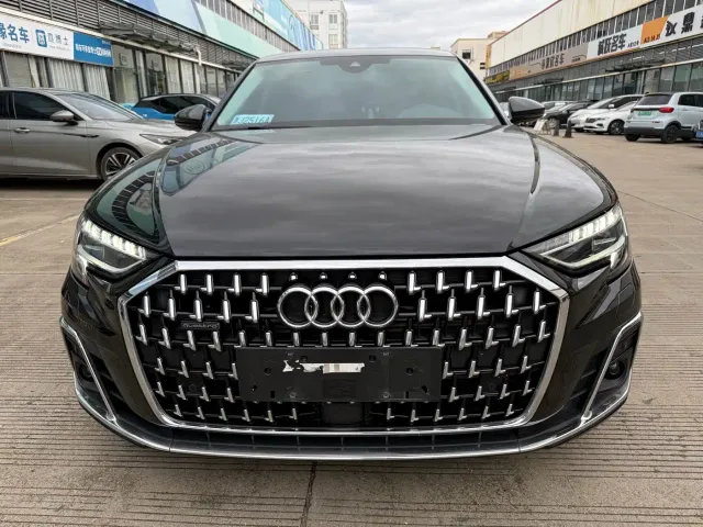 Audi A8 — Фото автомобиля 2