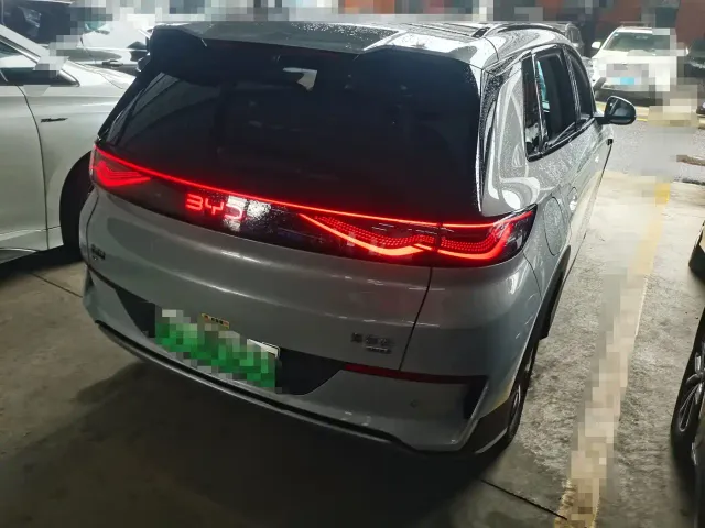 BYD Hai Shi 05 EV 2025 520KM Smart Navigation Edition — Фото автомобиля 8