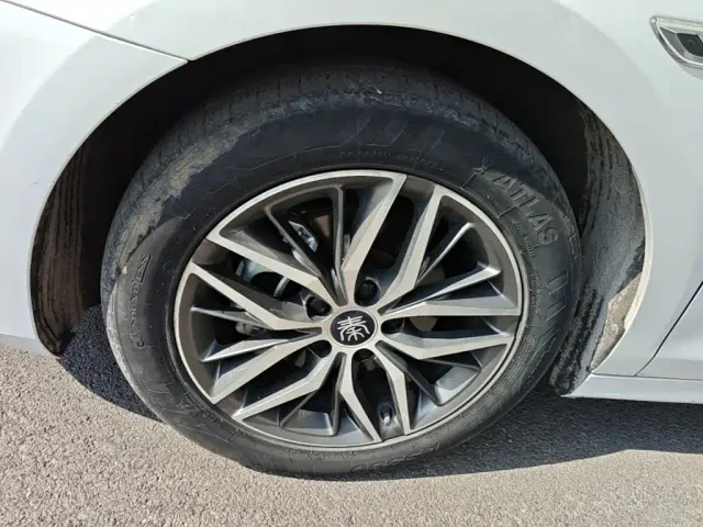 BYD Qin PLUS — Фото автомобиля 22