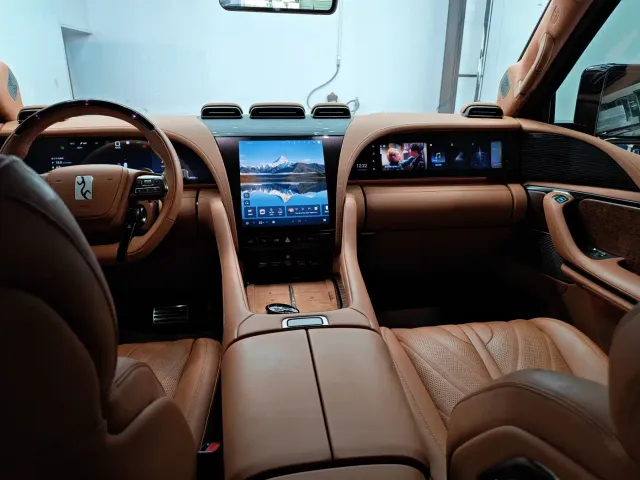 BYD U8 — Фото автомобиля 7