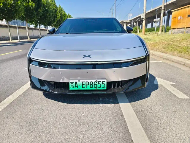 Xpeng P7 — Фото автомобиля 2