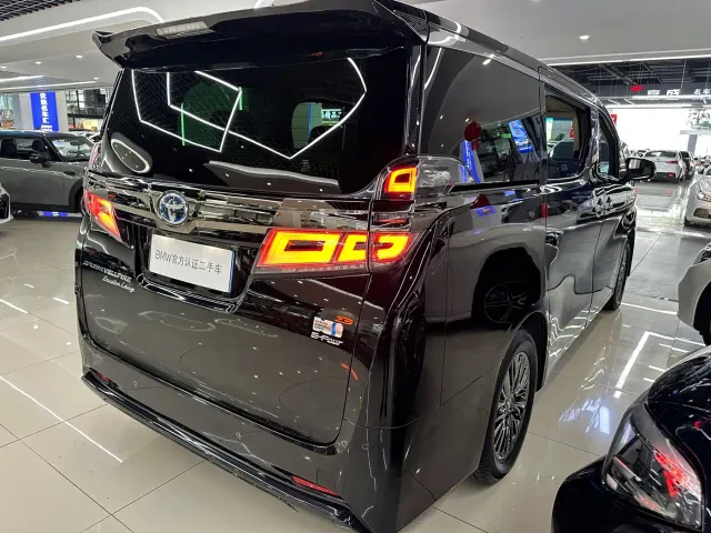 Toyota Vellfire — Фото автомобиля 10