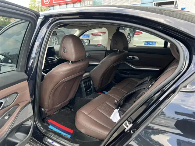 BMW 3 Series — Фото автомобиля 6
