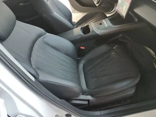 Changan Qiyuan A05 — Фото автомобиля 24