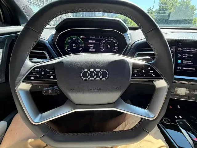 Audi Q4 e-tron — Фото автомобиля 15
