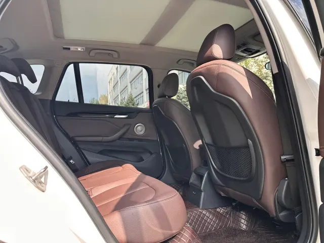 BMW X1 — Фото автомобиля 14