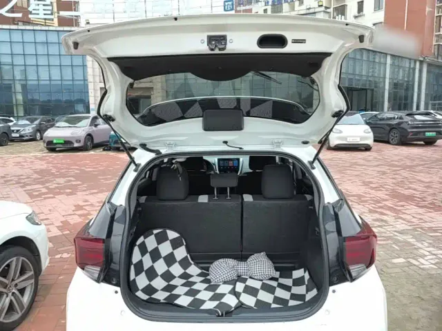 Toyota YARiS L Zhi Xuan — Фото автомобиля 18